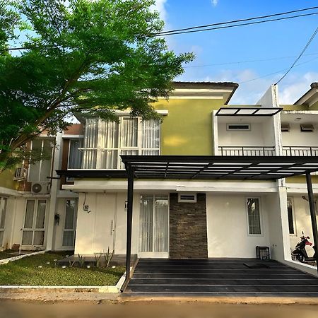 Blessimore Springhill 4Br Palembang Exterior photo